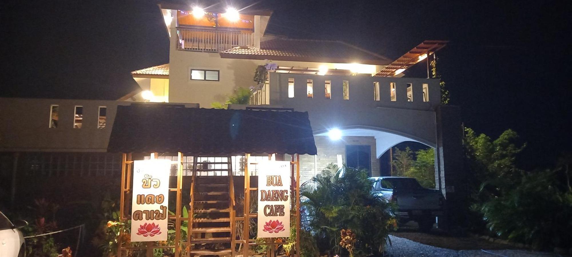 Bua Daeng Homestay Resort Kumphawapi エクステリア 写真