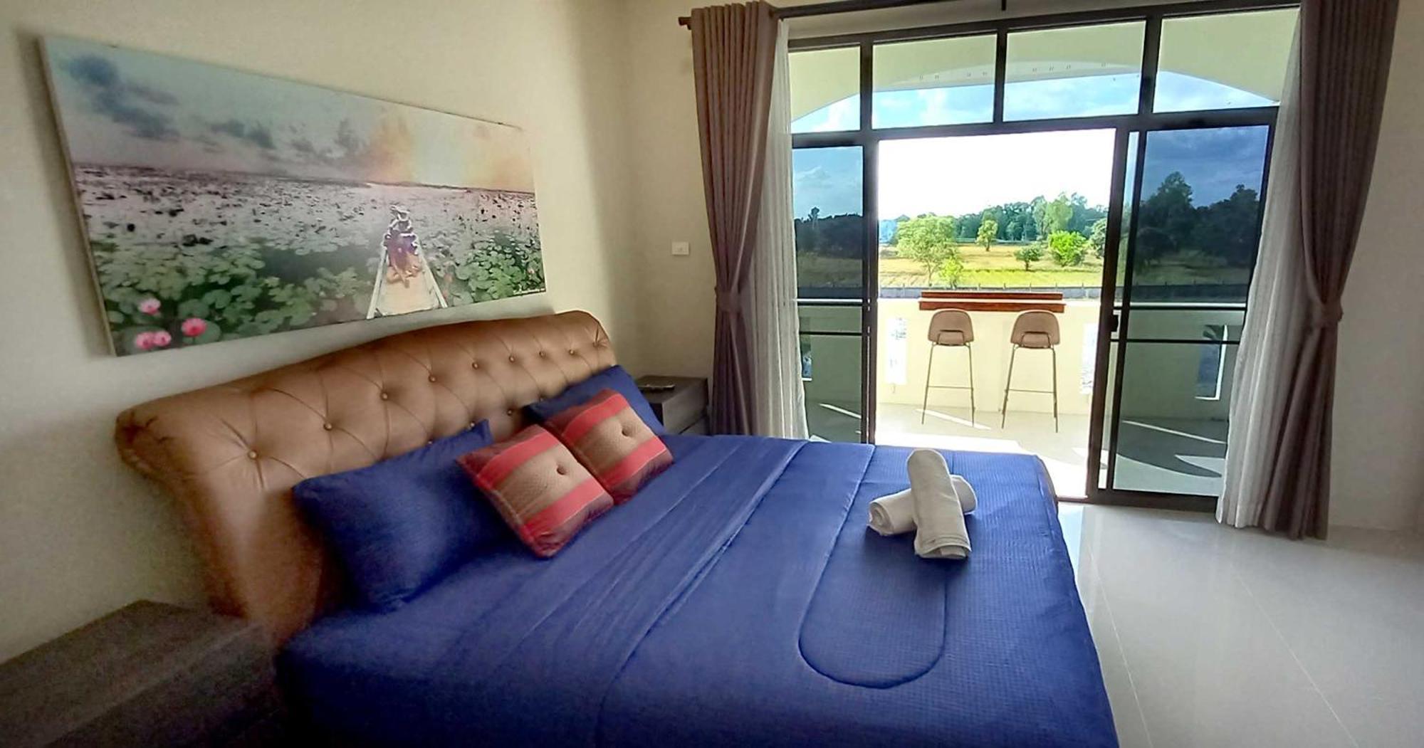 Bua Daeng Homestay Resort Kumphawapi エクステリア 写真