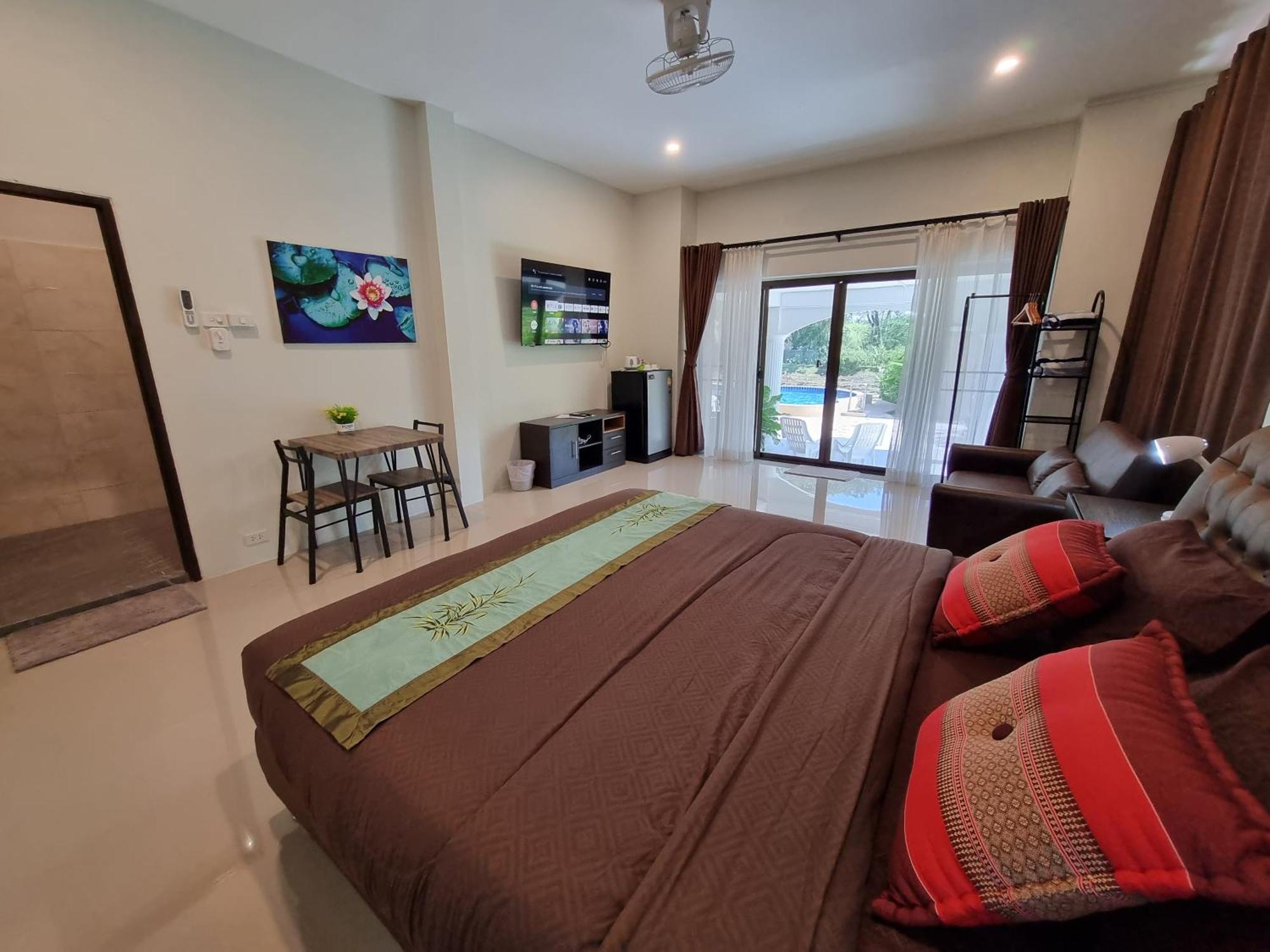 Bua Daeng Homestay Resort Kumphawapi エクステリア 写真