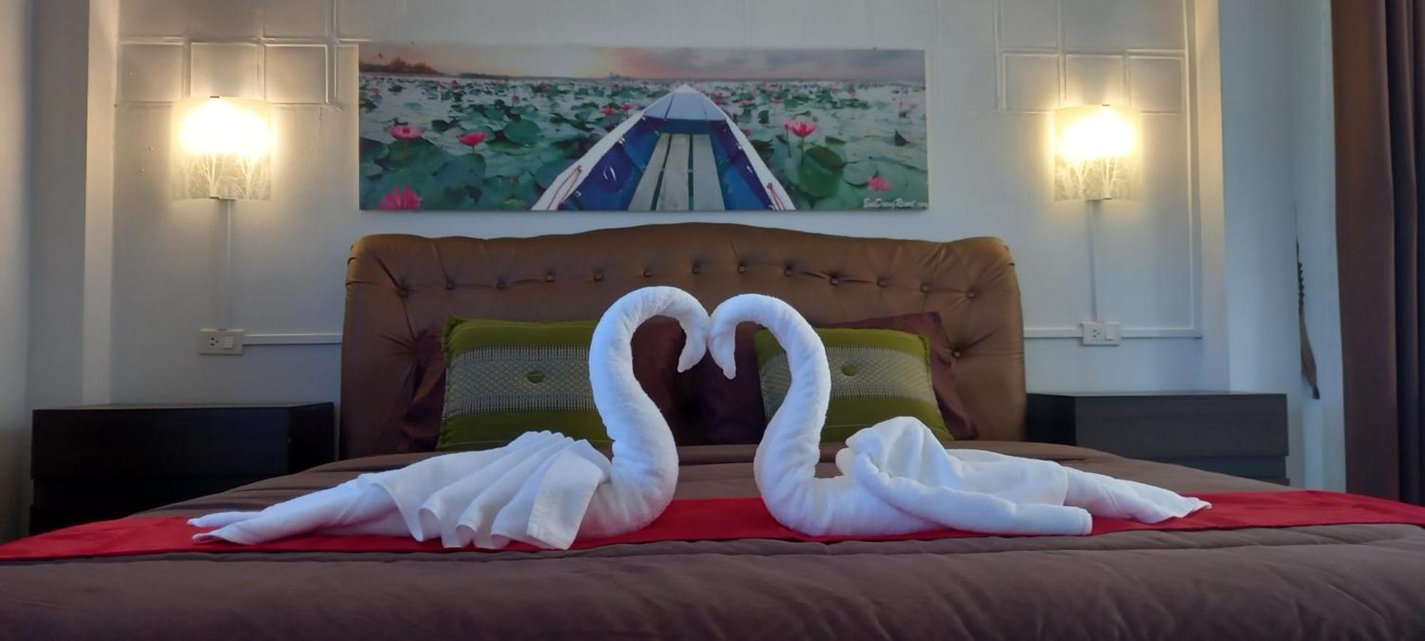 Bua Daeng Homestay Resort Kumphawapi エクステリア 写真